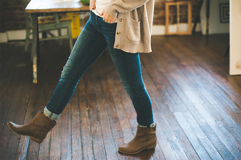 rolled-jeans-and-boots