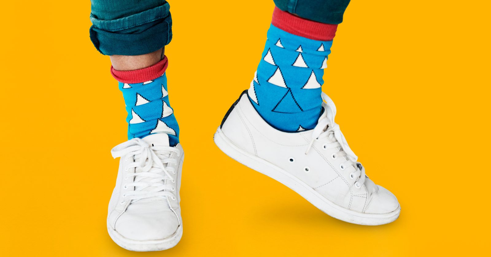 Socks To Wear With Sneakers Featured